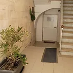 Daire Brigata Regina 88 Bari