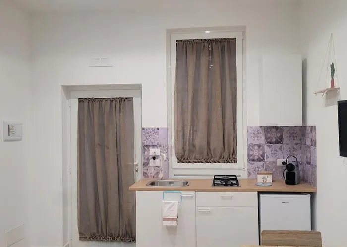 Brigata Regina 88 Lägenhet Bari